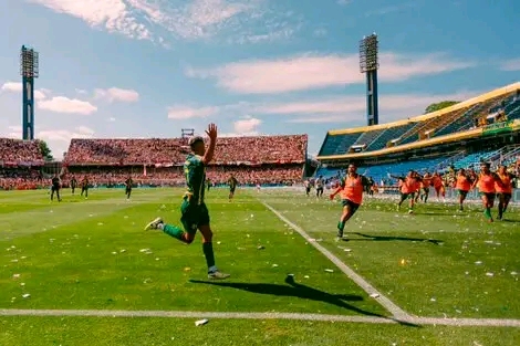 PARA ALDOSIVI TODOS LOS DOMINGOS SALE EL SOL...